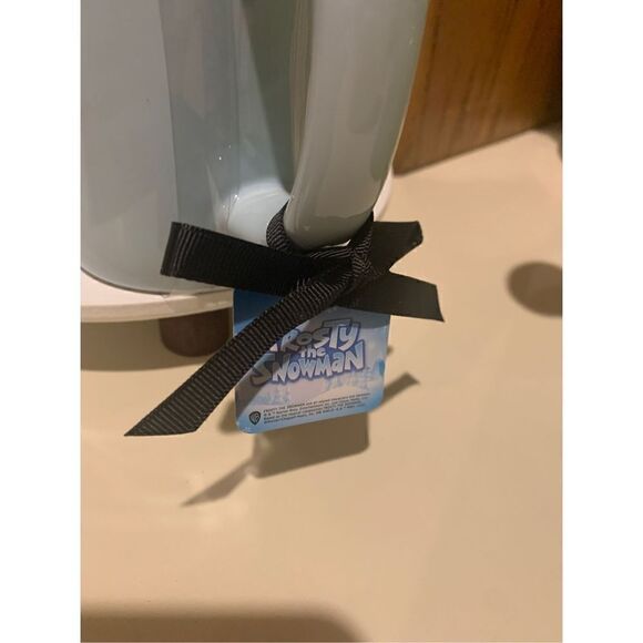 Rae Dunn Jolly Happy Fun
Frosty Mug With Topper
Frosty The Snowman - Picture 2 of 2